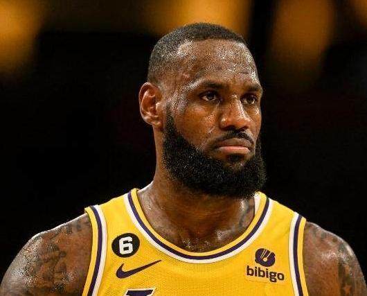 续约湖人绝非板上钉钉 詹姆斯仍想冲冠“追科赶乔”