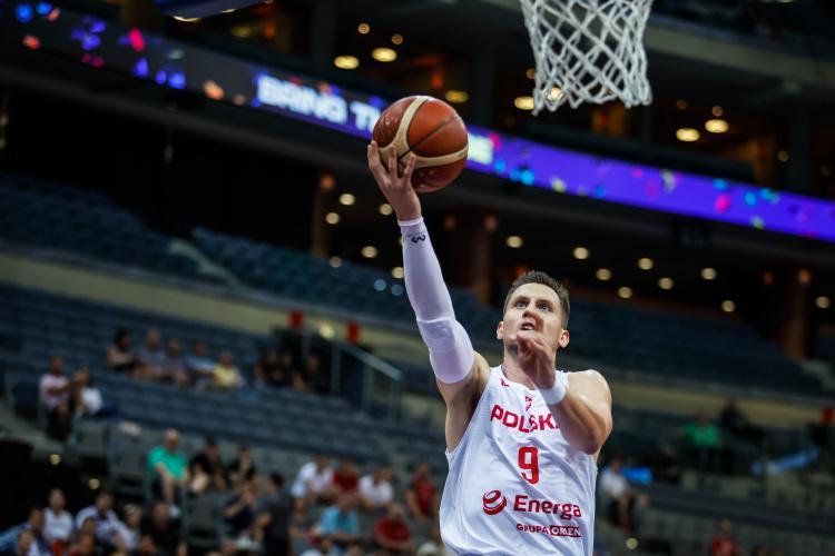 高效且全面！波尼特卡11中7&amp;amp;三分3中2砍18+7+8 率队晋级16强！