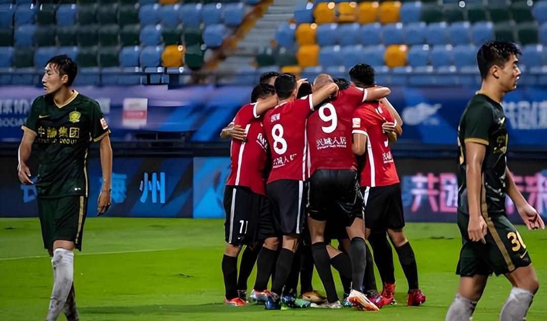 华体会app下载-成都蓉城后腰新外援仅用一场比赛，就直接征服球迷，值得期待