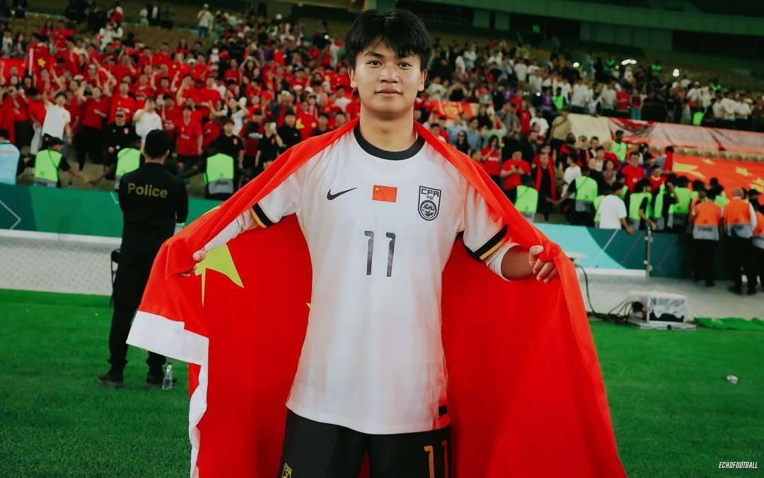 华体会平台网址-蒯纪闻社媒分享晋级决赛的图片，黄博文回复：真棒